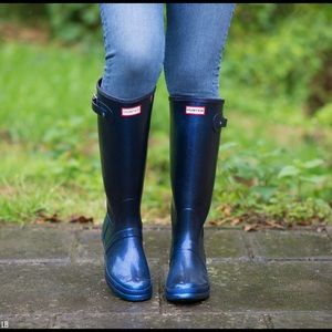 Hunter Tall Glossy Rain Boots in Navy